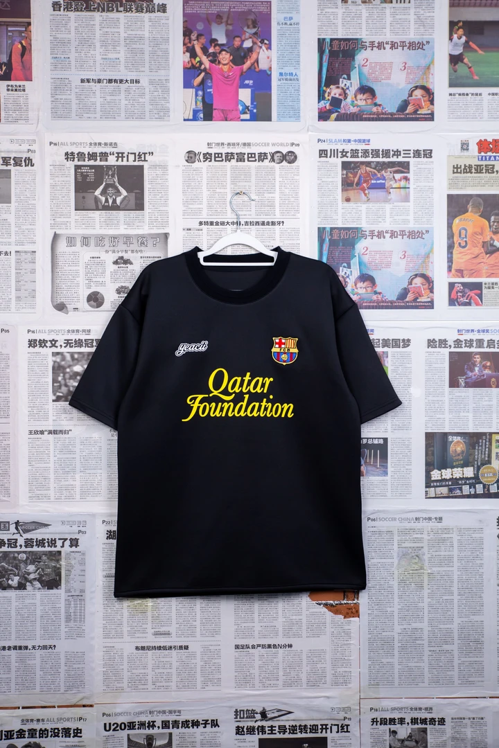 巴萨梅西10号黑色球衣没事宽松时尚日常穿搭休闲短袖球衣二次创作