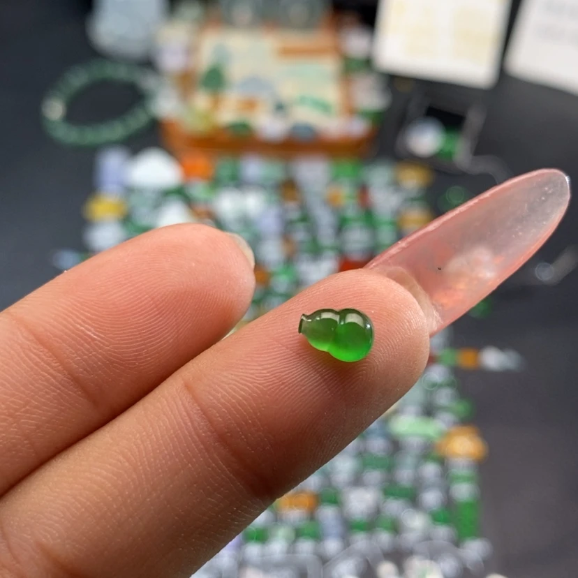 【闪购商品】翡翠挂件未镶嵌葫芦