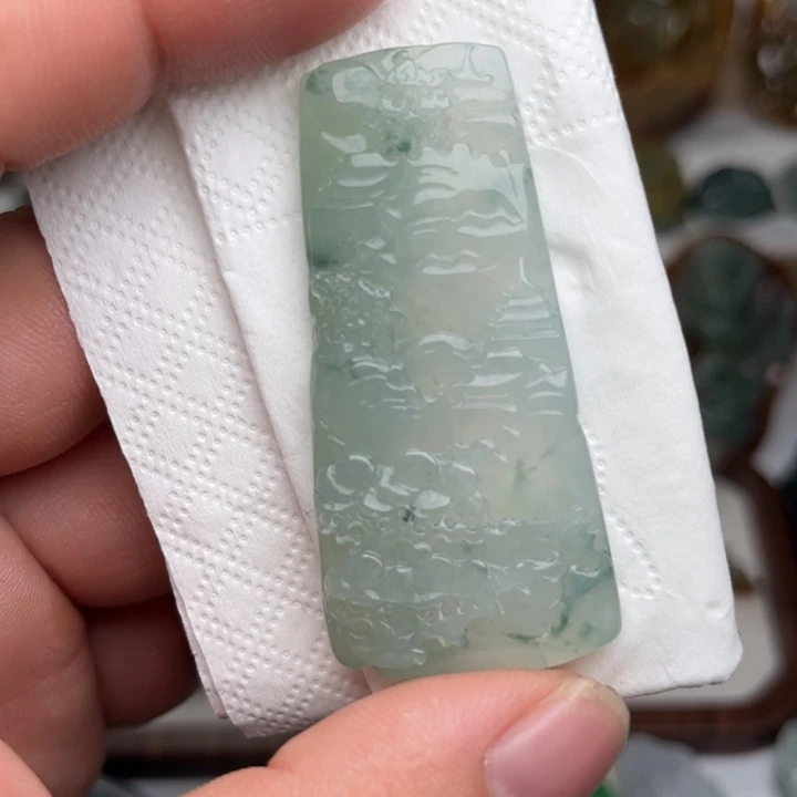 颈饰未镶嵌翡翠山水牌