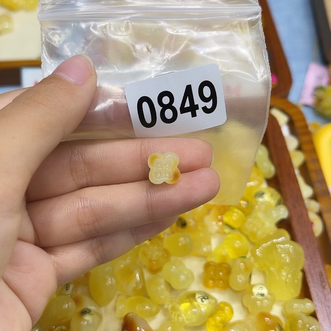 困***睡琥珀未镶嵌珠宝奇石