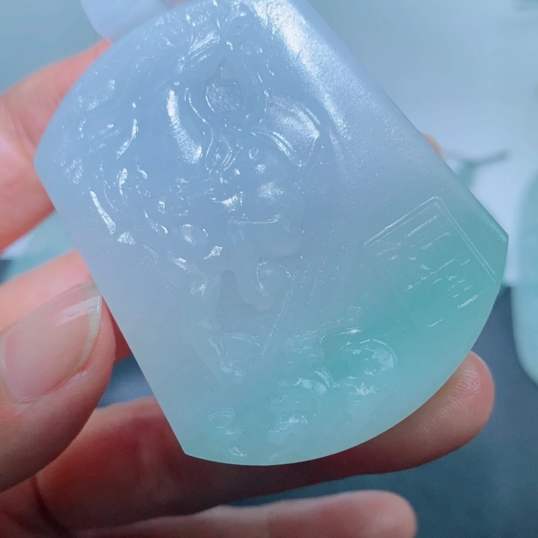 定制翡翠未镶嵌吊坠