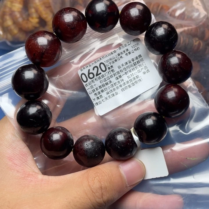 未镶嵌琥珀珠宝奇石