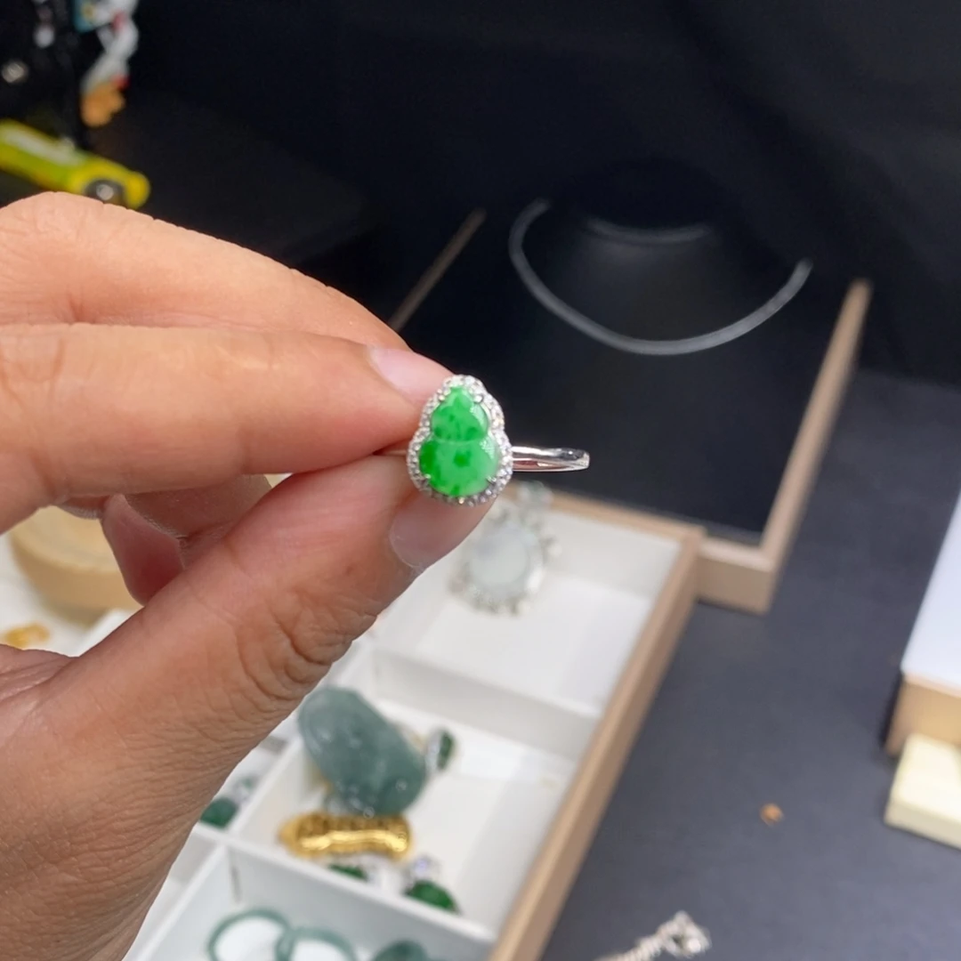 翡翠银S925镶嵌戒指葫芦戒指