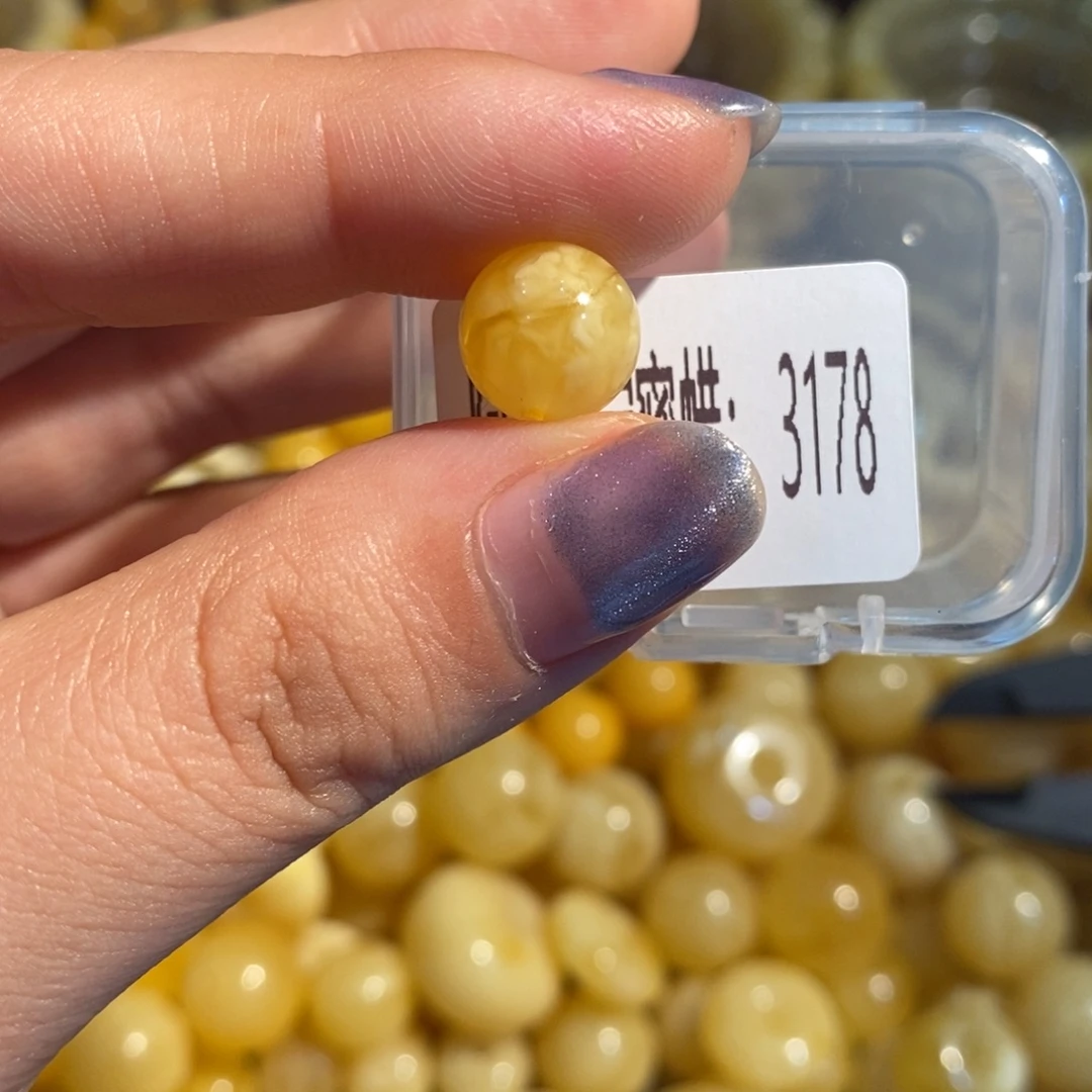琥珀未镶嵌珠宝奇石3178