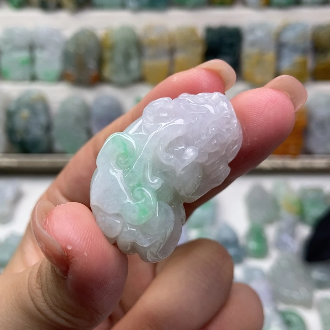 翡翠未镶嵌吊坠(赠链)