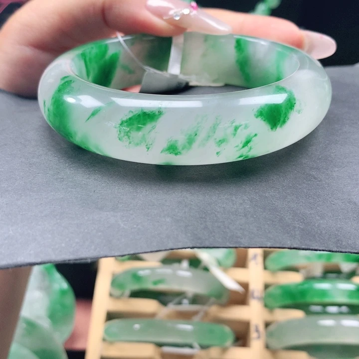 石英质玉手镯58宽胎未镶嵌