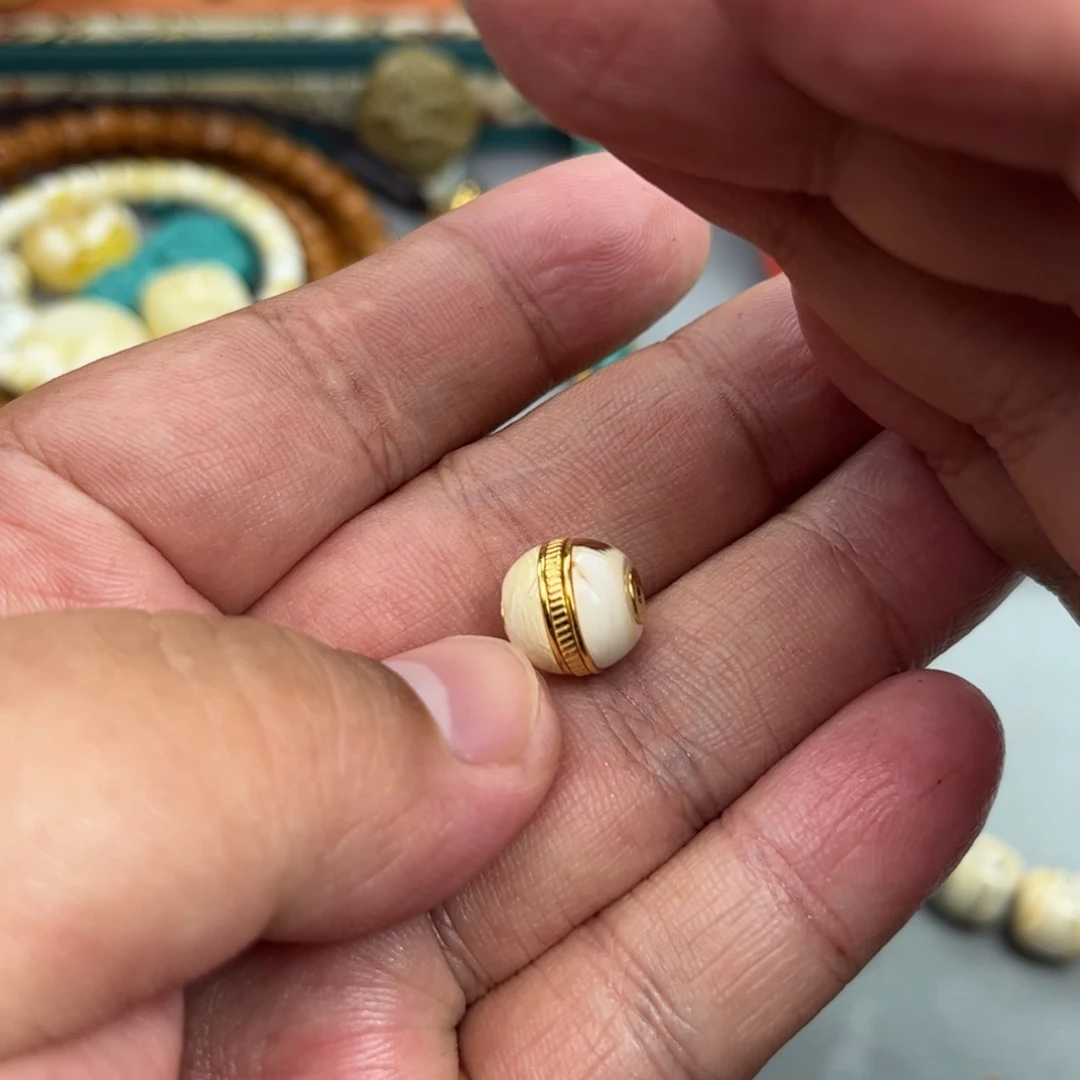 未镶嵌琥珀珠宝奇石69