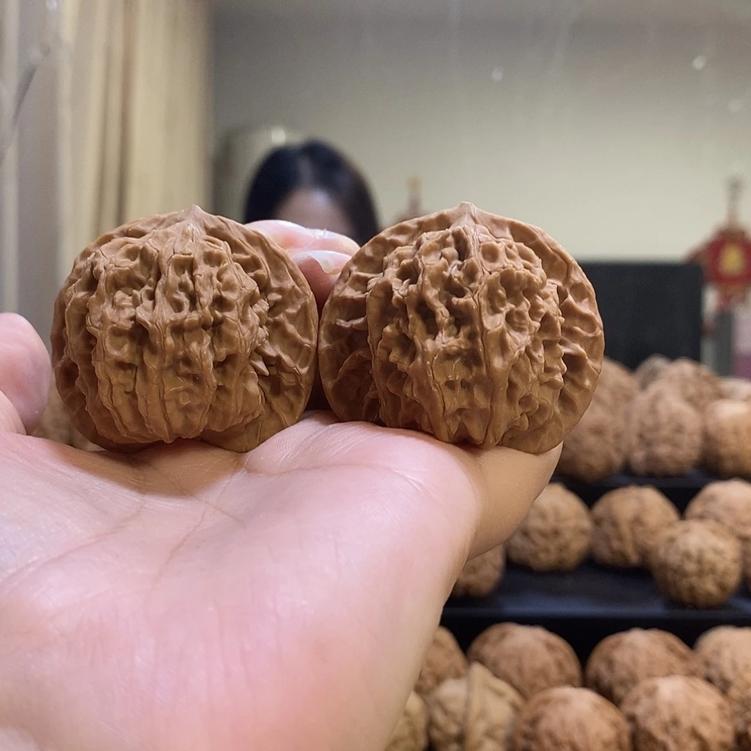 把件文玩核桃43盘龙纹有伤