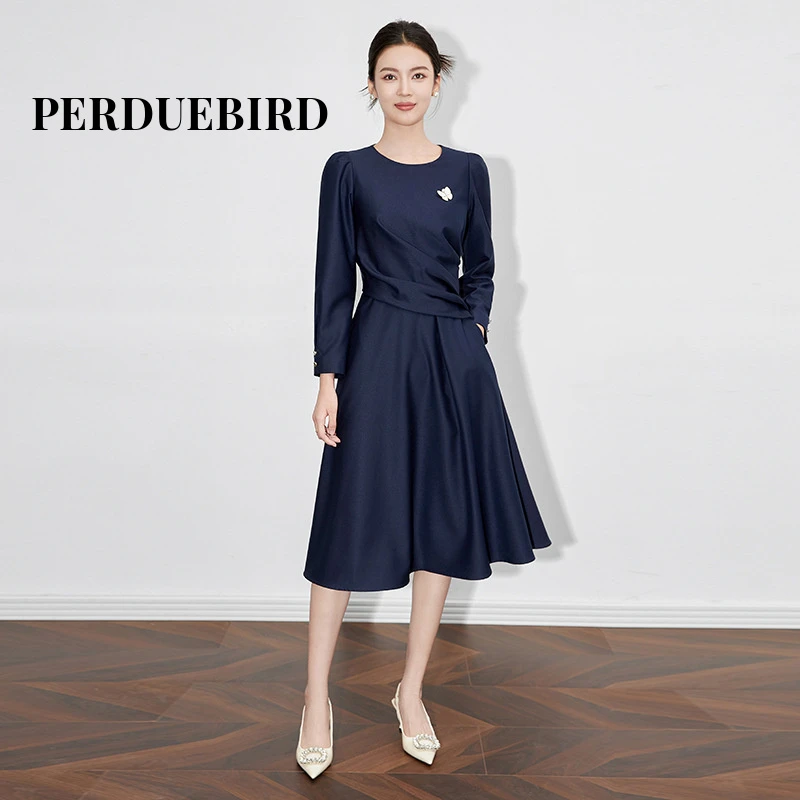 PERDUEBIRD-法式优雅立裁捏褶连衣裙高级光泽小礼服宴会正式场合