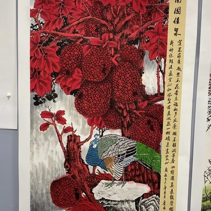 手绘作品等多种形式进行