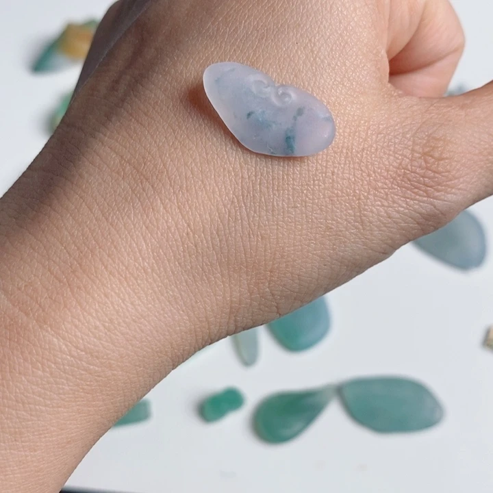 定制翡翠未镶嵌如意