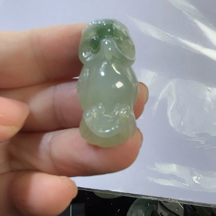翡翠未镶嵌颈饰猫头鹰