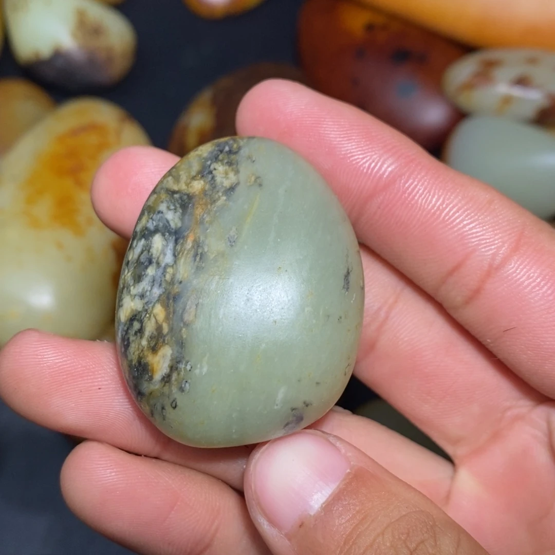 和田玉未镶嵌珠宝奇石