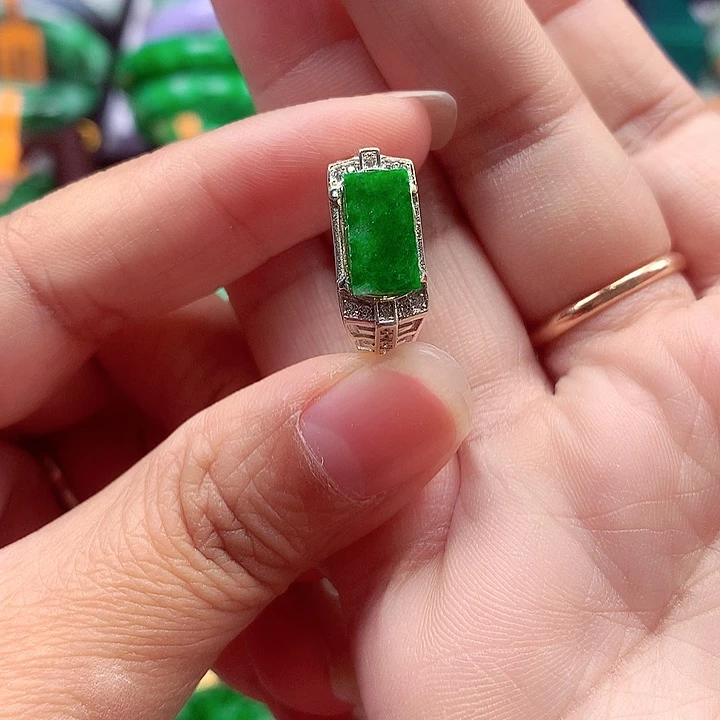 翡翠银S925镶嵌颈饰翡翠