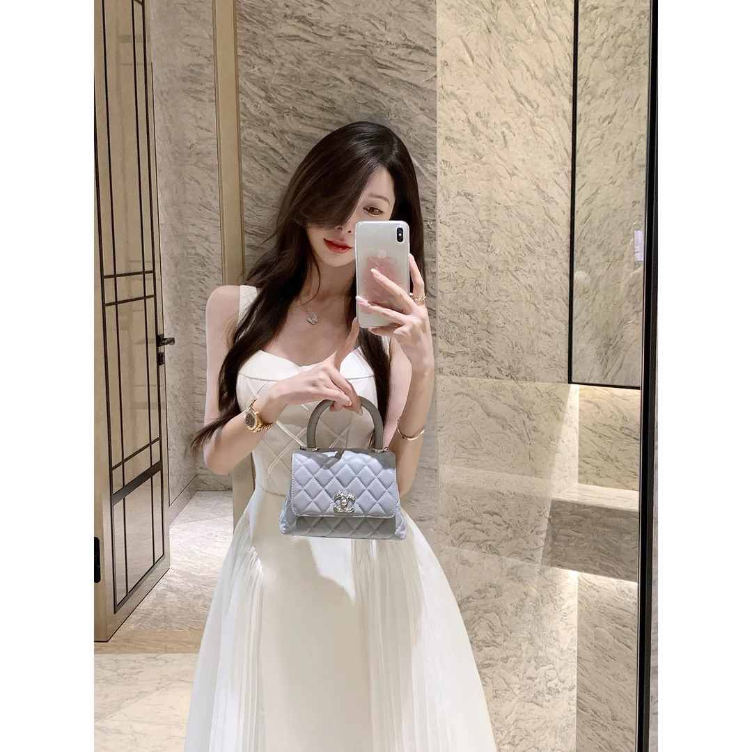 法式气质高级感无袖连衣裙女夏季设计感收腰显瘦背心压褶长裙