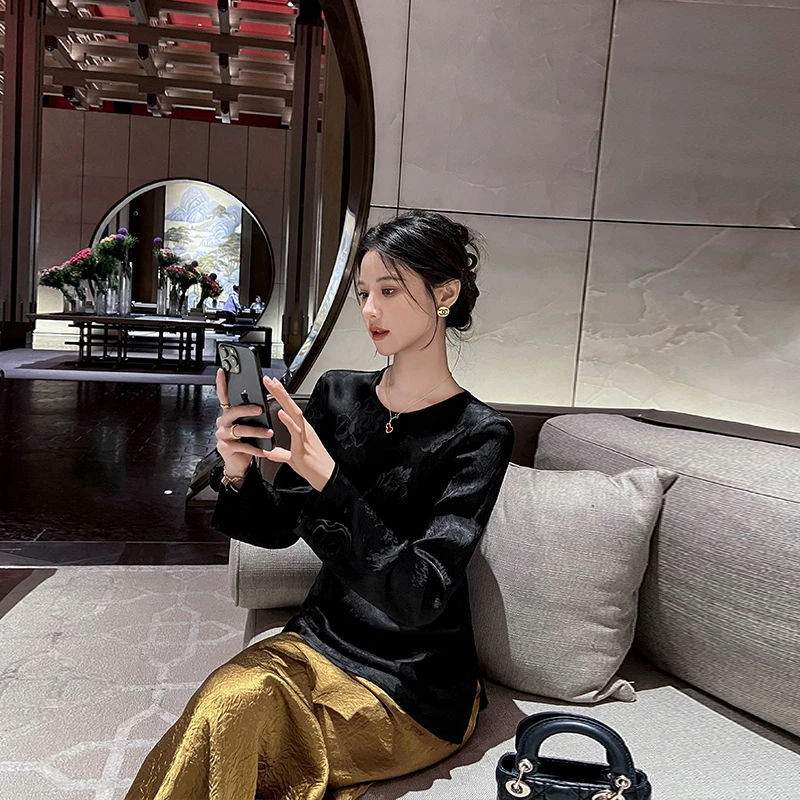 高端醋酸提花T恤女2025春秋新款法式内搭缎面轻奢百搭长袖衫上衣