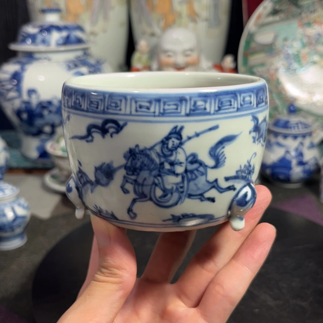 青花人物故事三足香炉