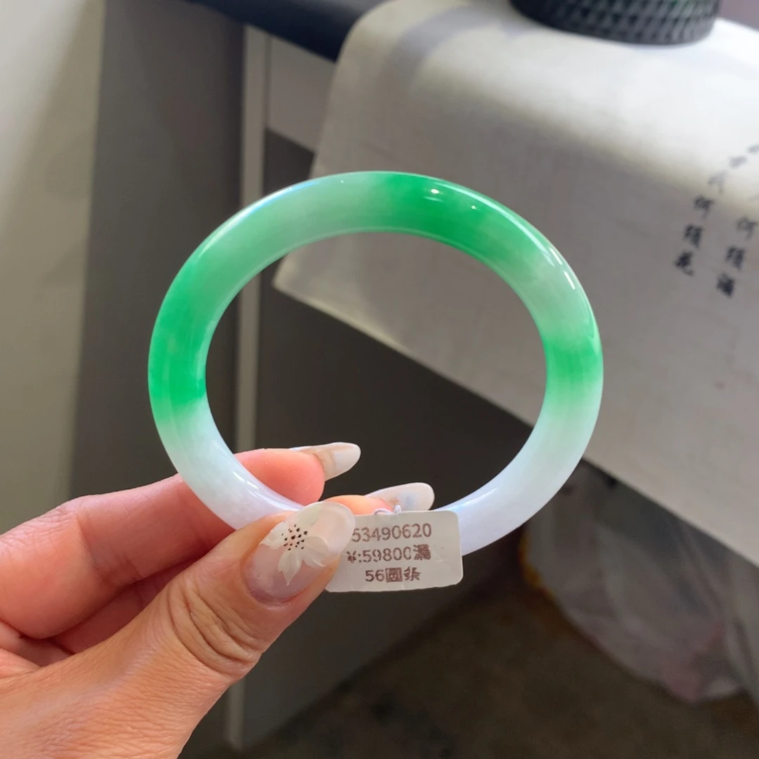 翡翠手镯未镶嵌糯化白底青56圆条