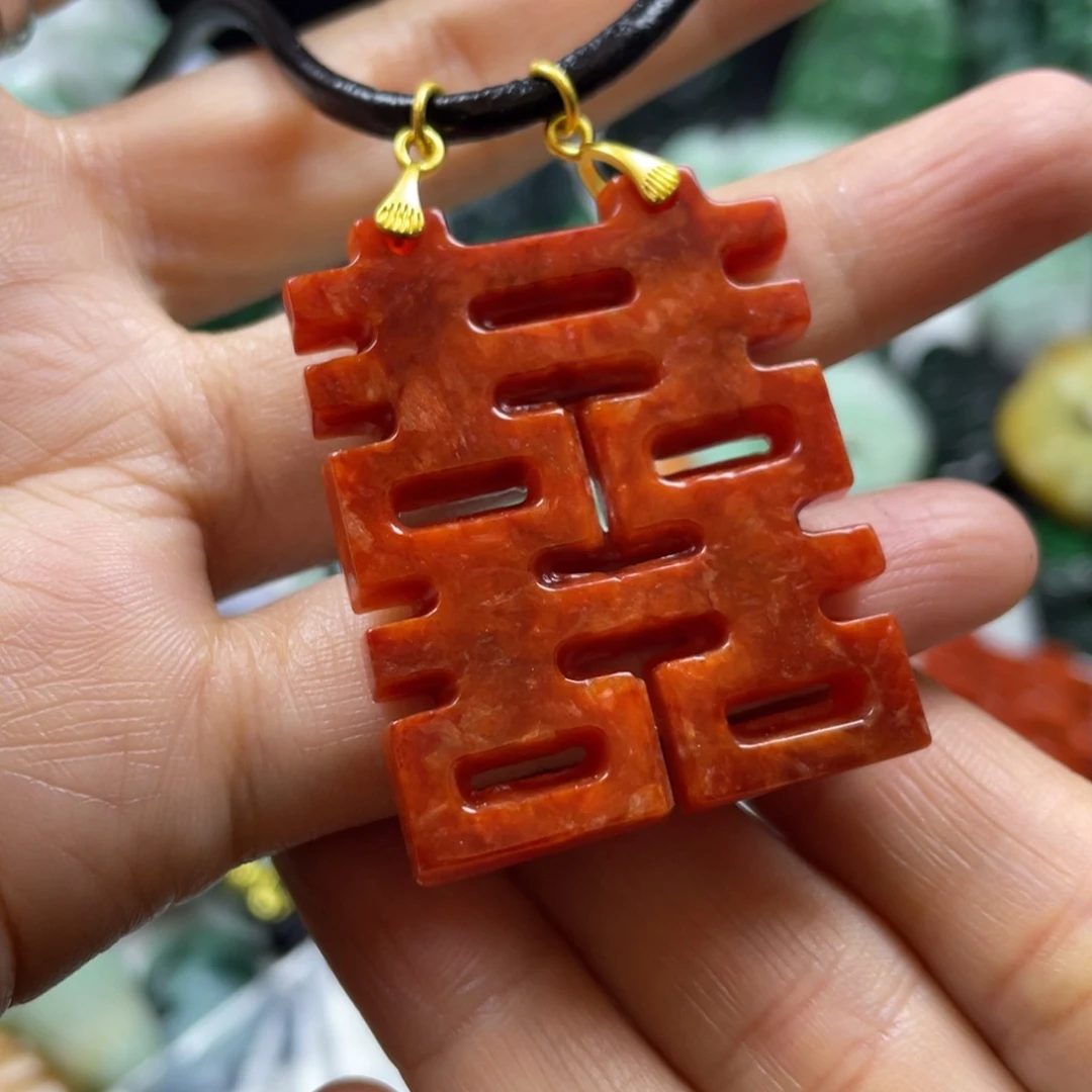 翡翠颈饰未镶嵌小*儿牌子