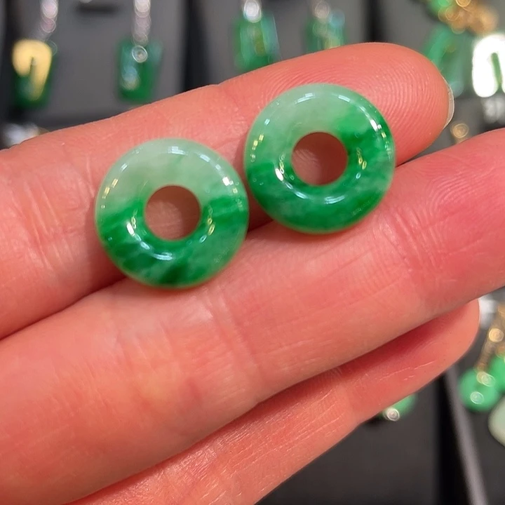翡翠未镶嵌耳饰甜甜圈
