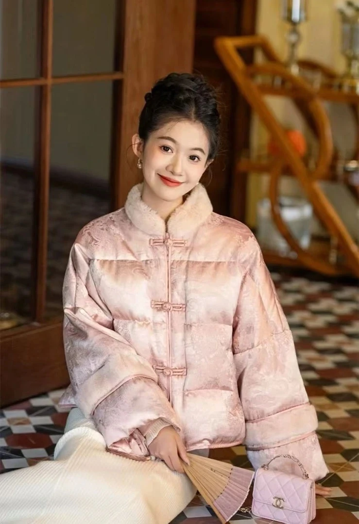 【全额运费补贴】冬季国风拼接羽绒服盘扣提花白鸭绒羽绒粉色外套