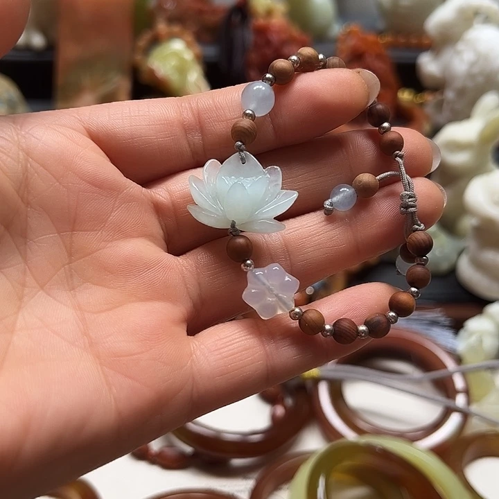 蛇纹石玉吊坠未镶嵌