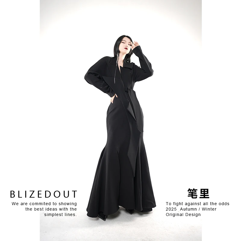 笔里【BLIZEDOUT】独立设计5011805黑色斜领不对称收腰显瘦连衣裙