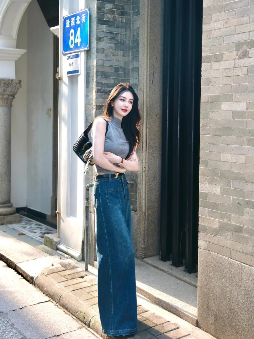 【智性美人】时尚港式复古灰色无袖针织上衣2025新款牛仔裤设计套装