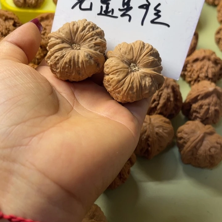 爱***猫手把件雕刻核桃南瓜39尺