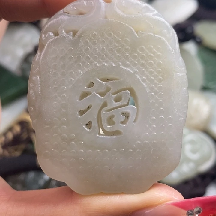 颈饰未镶嵌和田玉