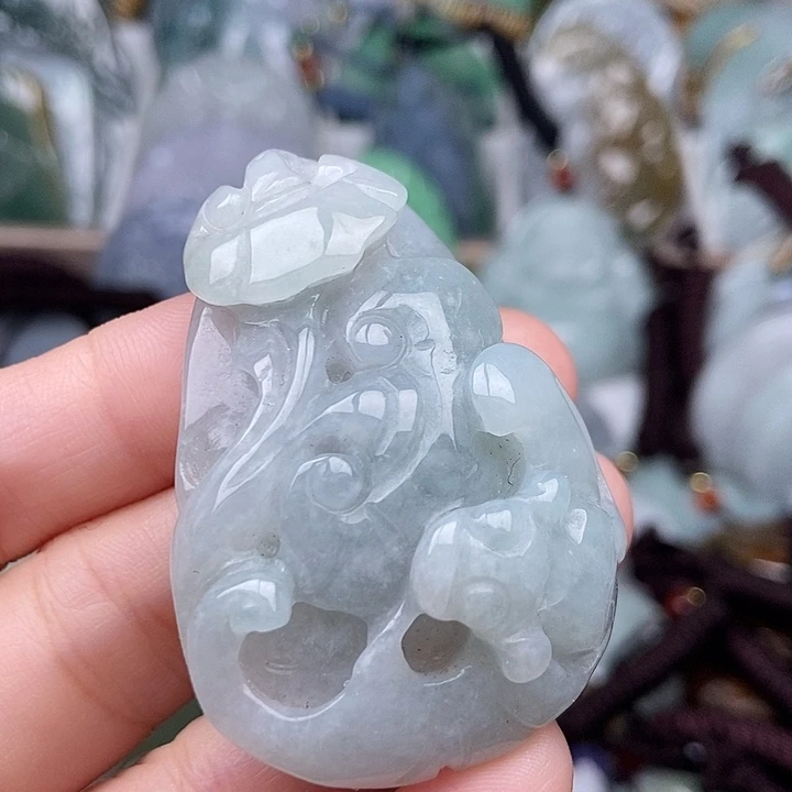 翡翠未镶嵌颈饰翡翠