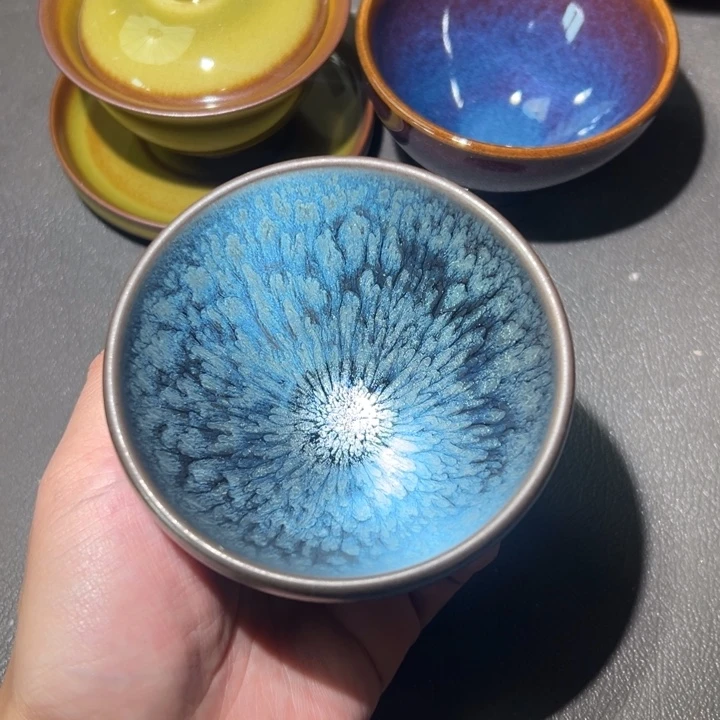 茶盏我们是有共同话题有