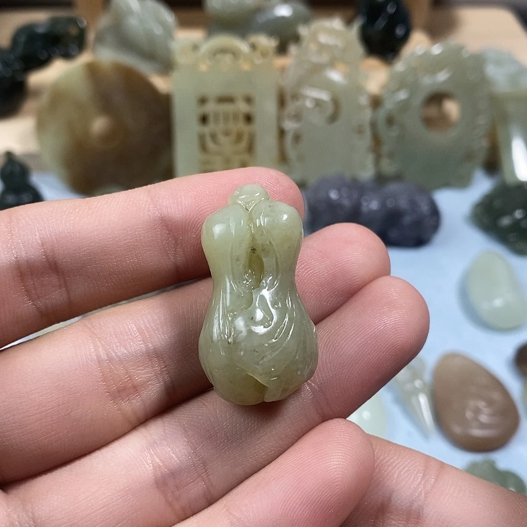 和田玉未镶嵌挂件