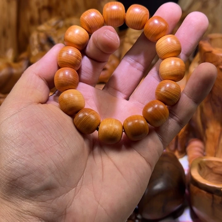 卍***：柏木（崖柏）陈化老料手串把件