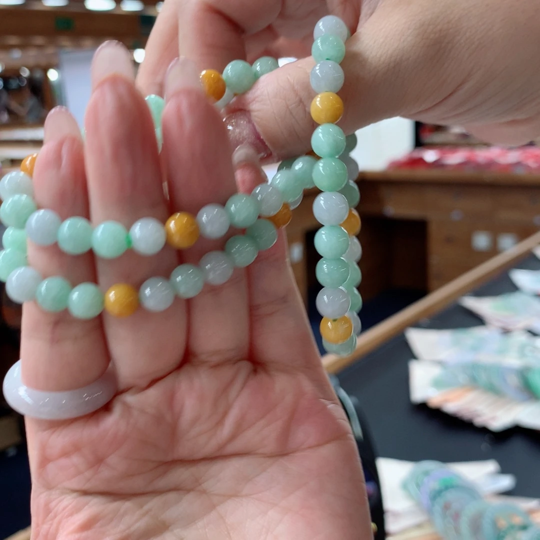 翡翠未镶嵌手链多样性发一