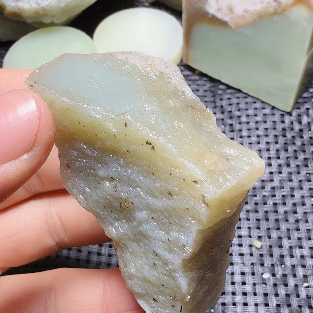 和田玉（糖玉）未镶嵌珠宝半成品