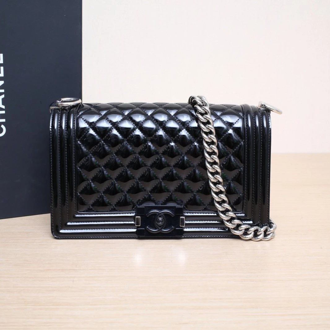 95新 Chanel/香奈儿 小花双双 Leboy 中号 黑色 漆皮 20开 珐琅扣