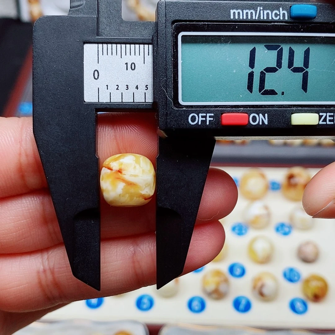 未镶嵌琥珀裸石蜜蜡