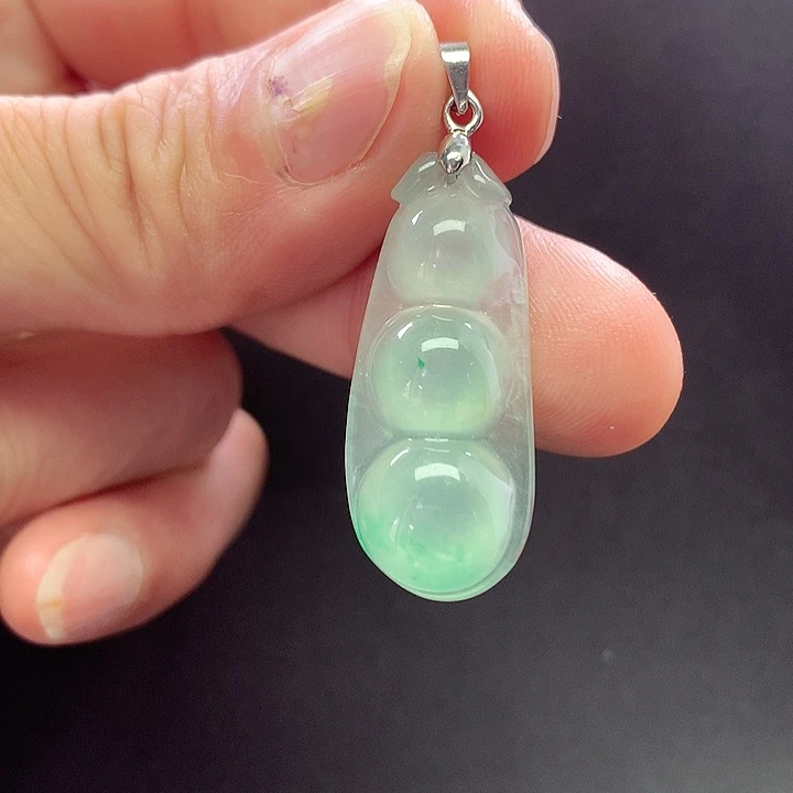 颈饰未镶嵌石英质玉