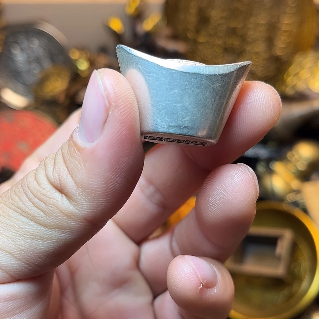 精美铜器工艺品等