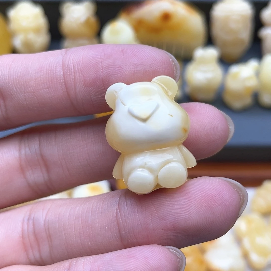 琥珀裸石未镶嵌蜜蜡