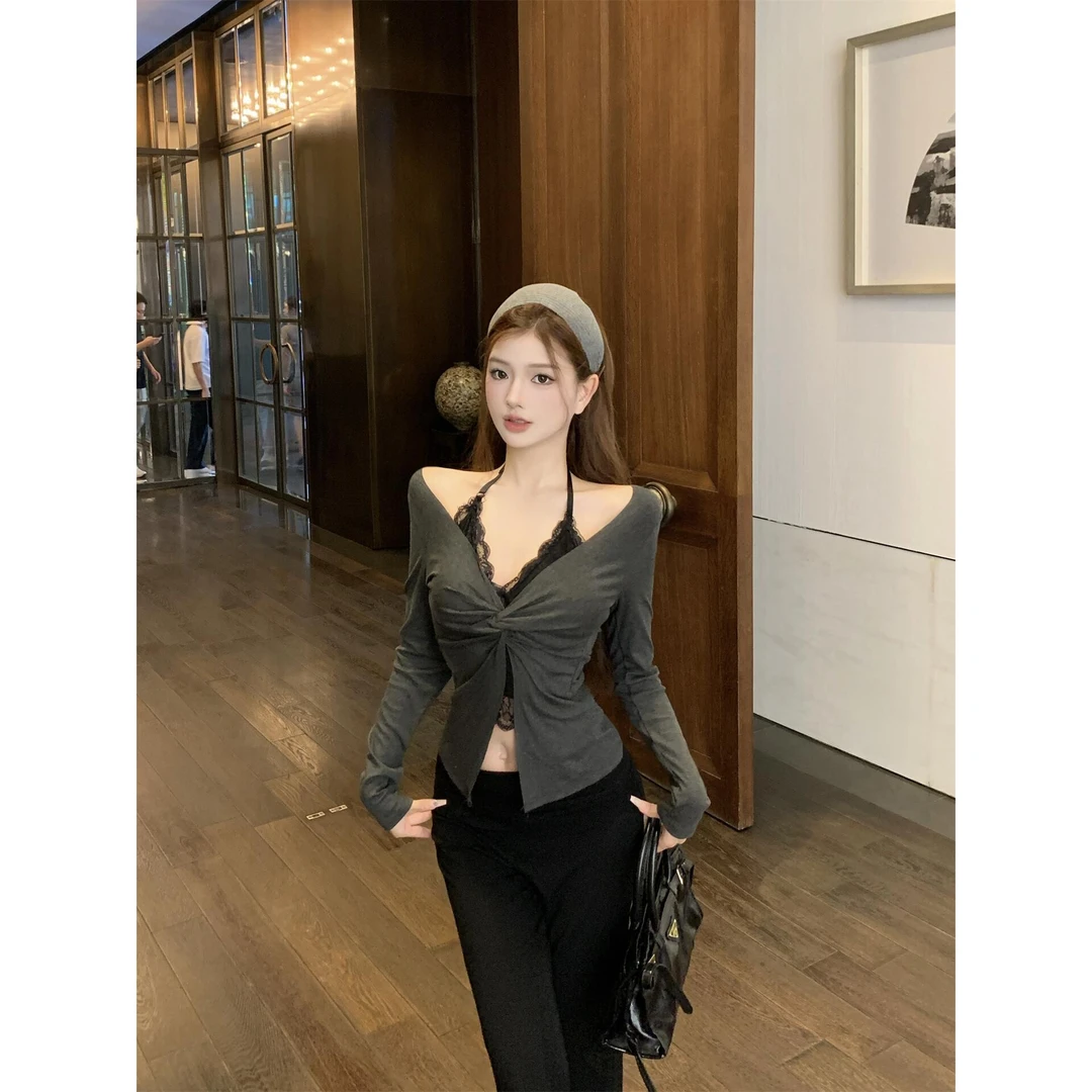 纯欲慵懒风蕾丝拼接挂脖长袖T恤女秋季辣妹扭结修身假两件上衣