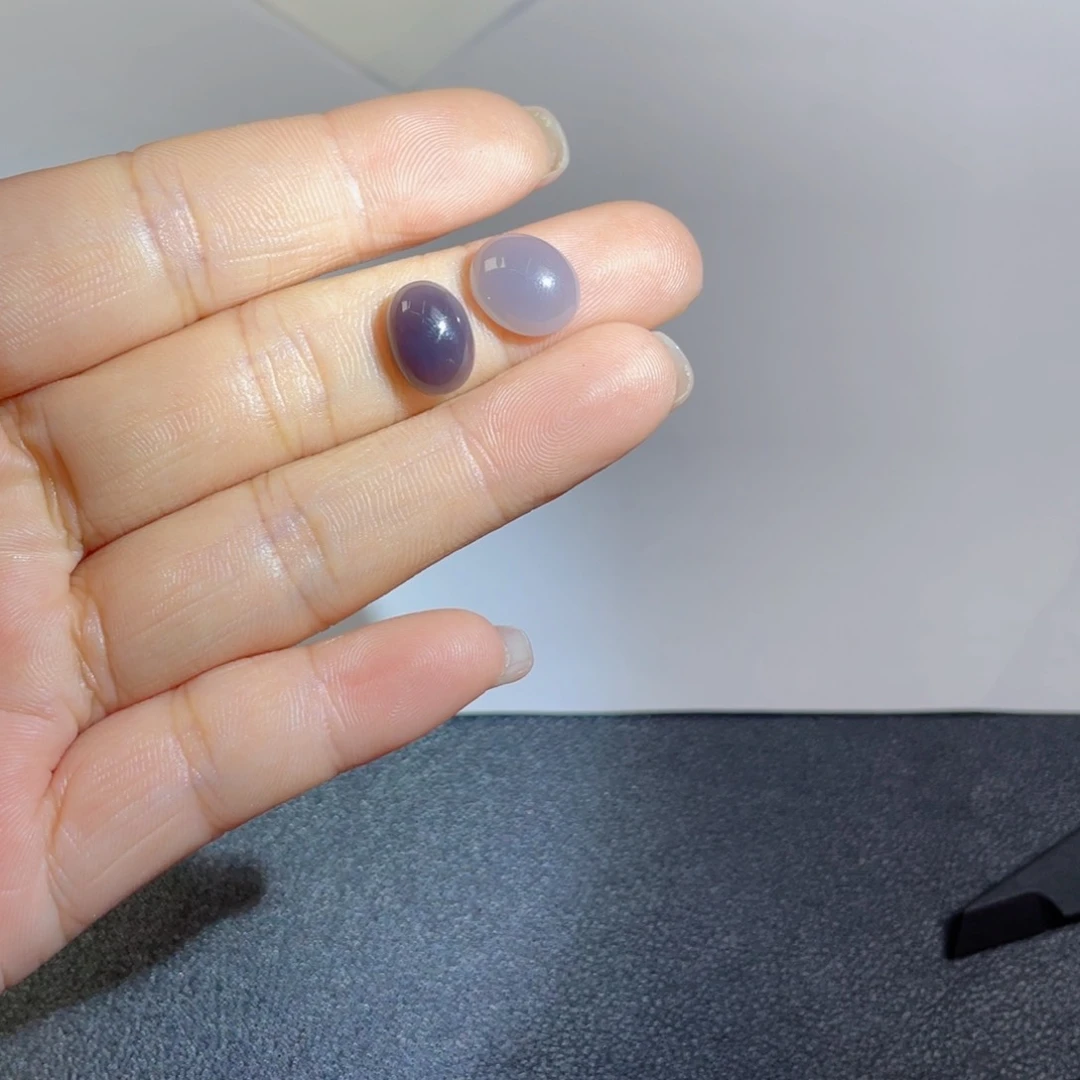 和田玉未镶嵌颈饰蛋面一对62