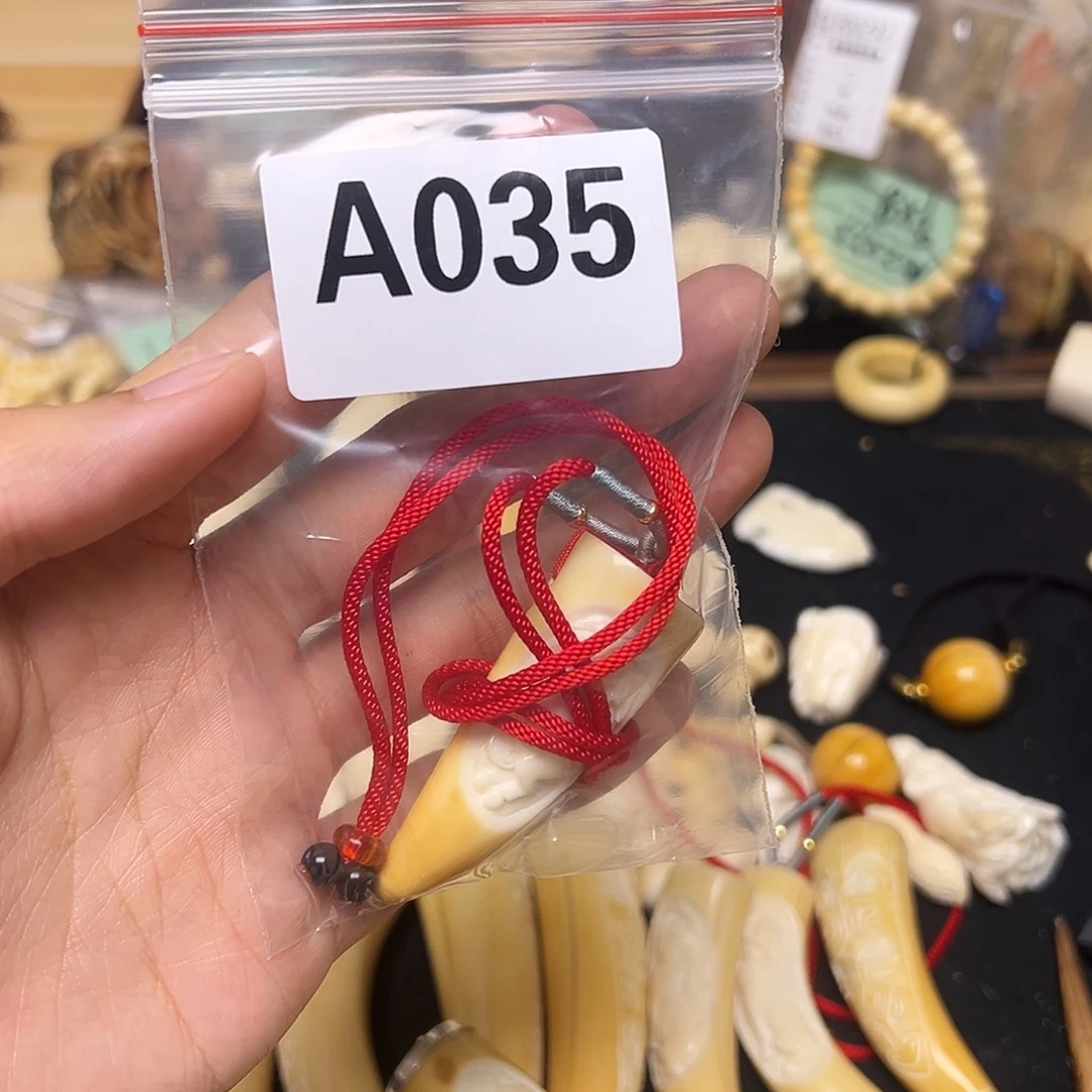 红***歌天然猛犸象牙雕刻品
