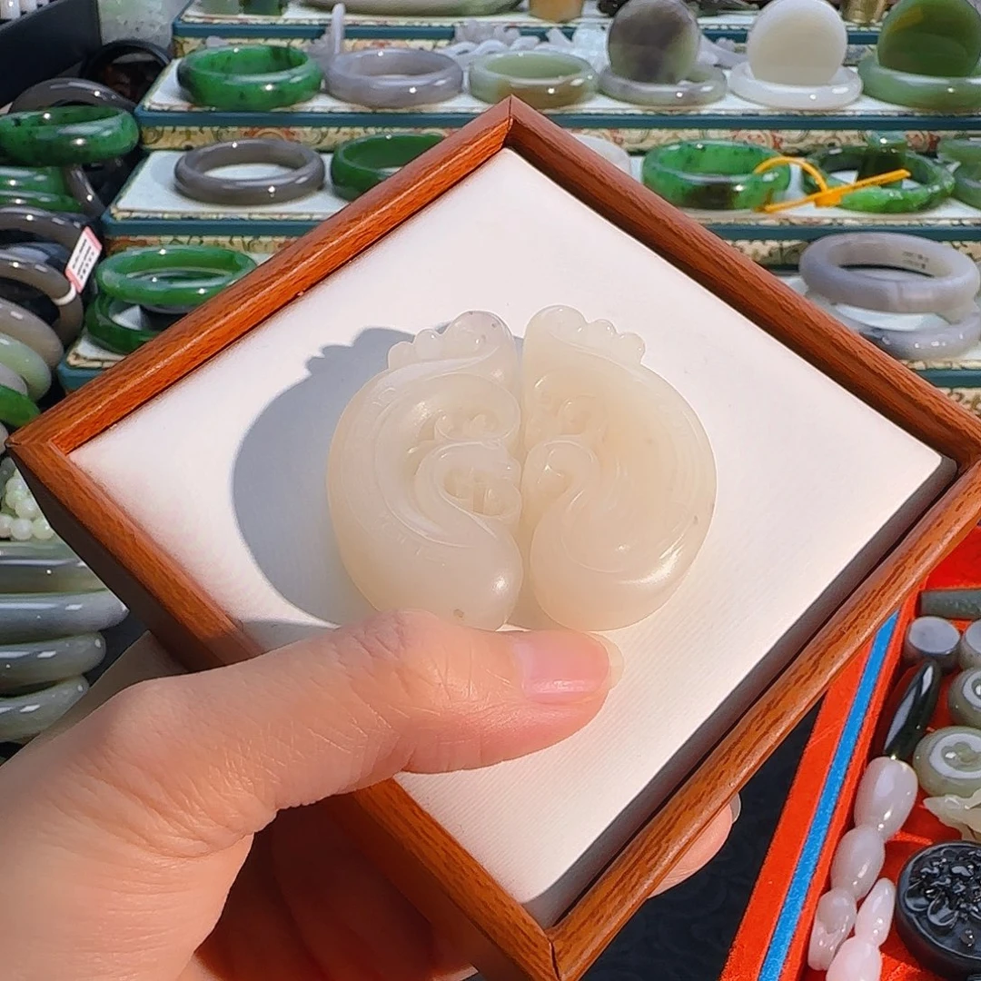 颈饰未镶嵌和田玉龙凤对牌