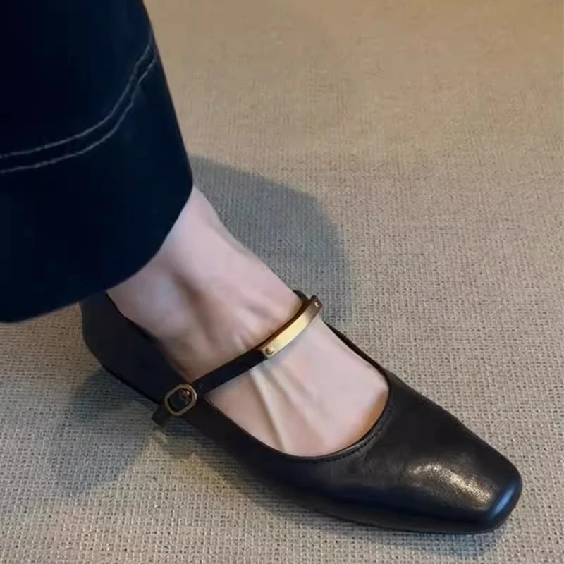 2025平跟方头浅口法式通勤低跟单鞋中跟粗跟百搭皮鞋气质复古平底