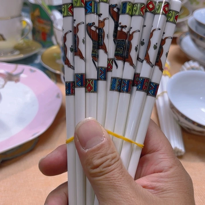 瓷片爱马筷子十双哇塞