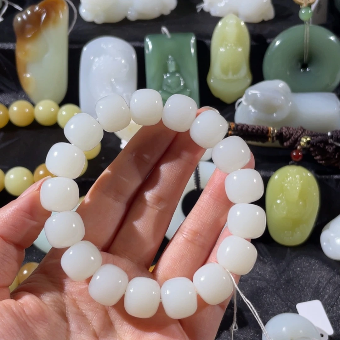 和田玉未镶嵌颈饰手串