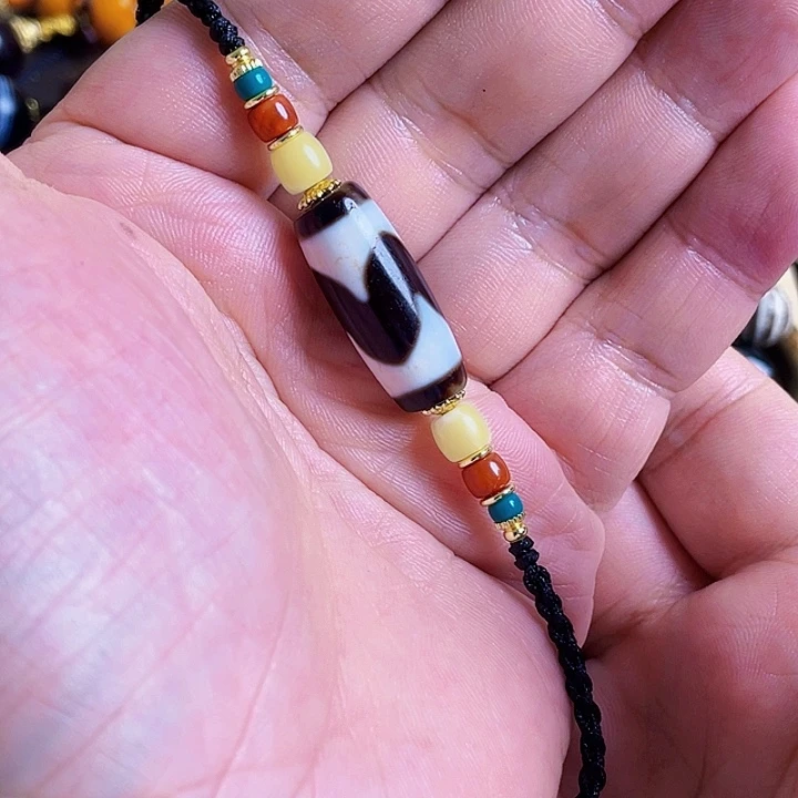 玻璃颈饰符合们看看