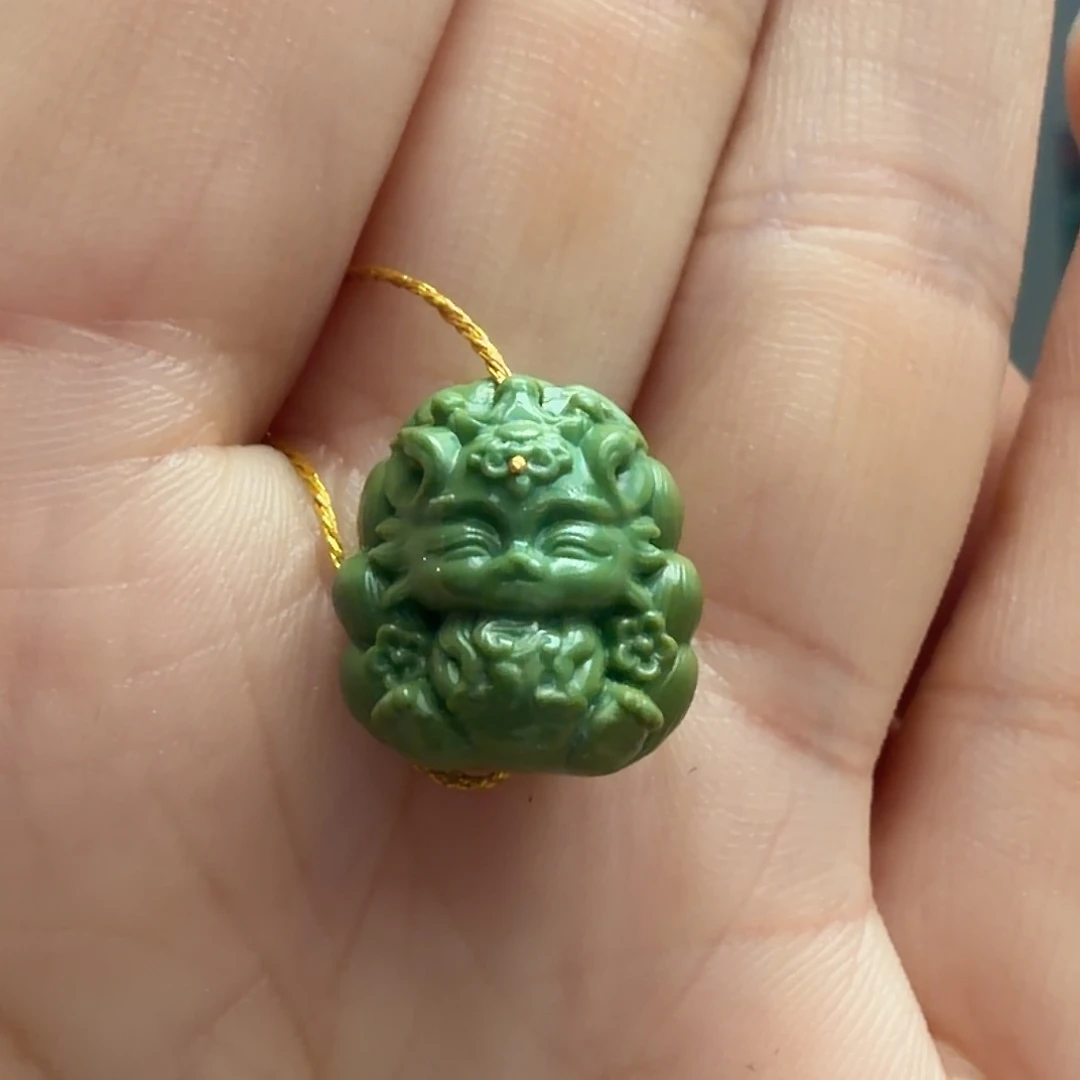 绿松石未镶嵌颈饰